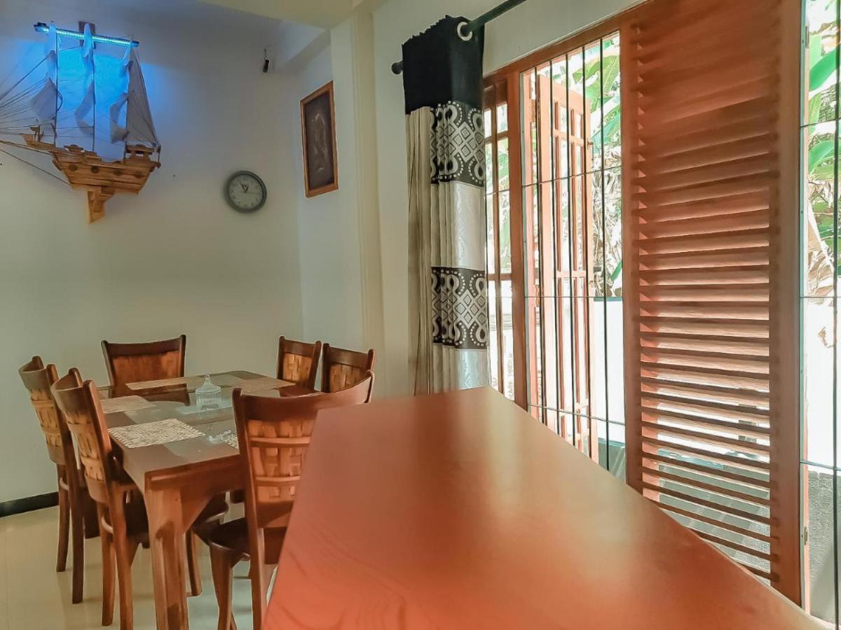 New White House Ratnapura Hotel Luaran gambar